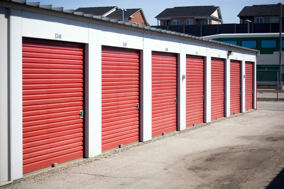 Why Using a Storage Unit While Doing Home Renovations Makes Sense